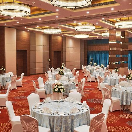 Hilton Garden Inn Lucknow Eksteriør billede