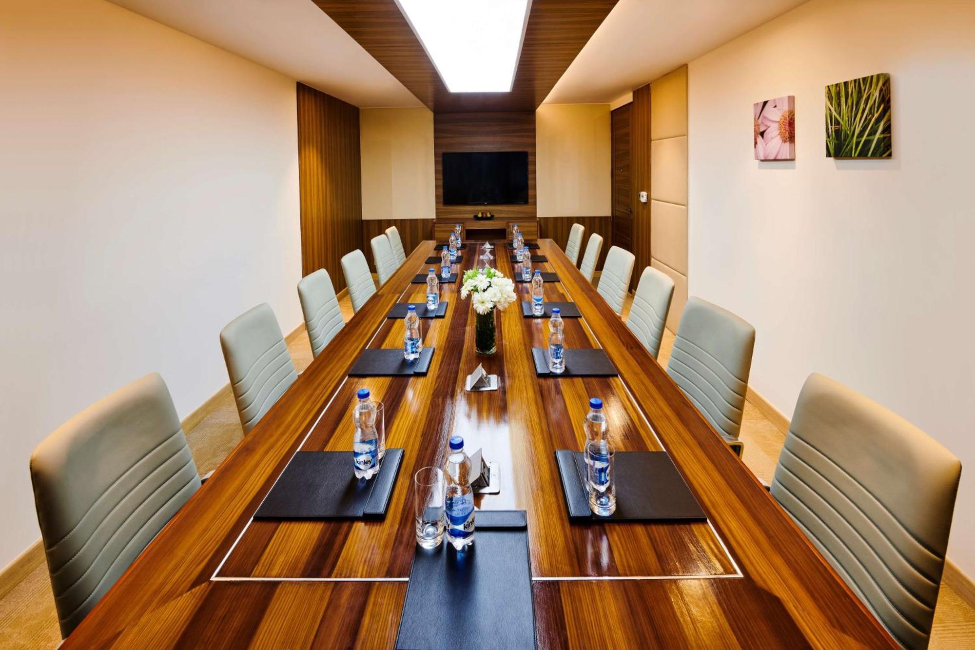 Hilton Garden Inn Lucknow Eksteriør billede