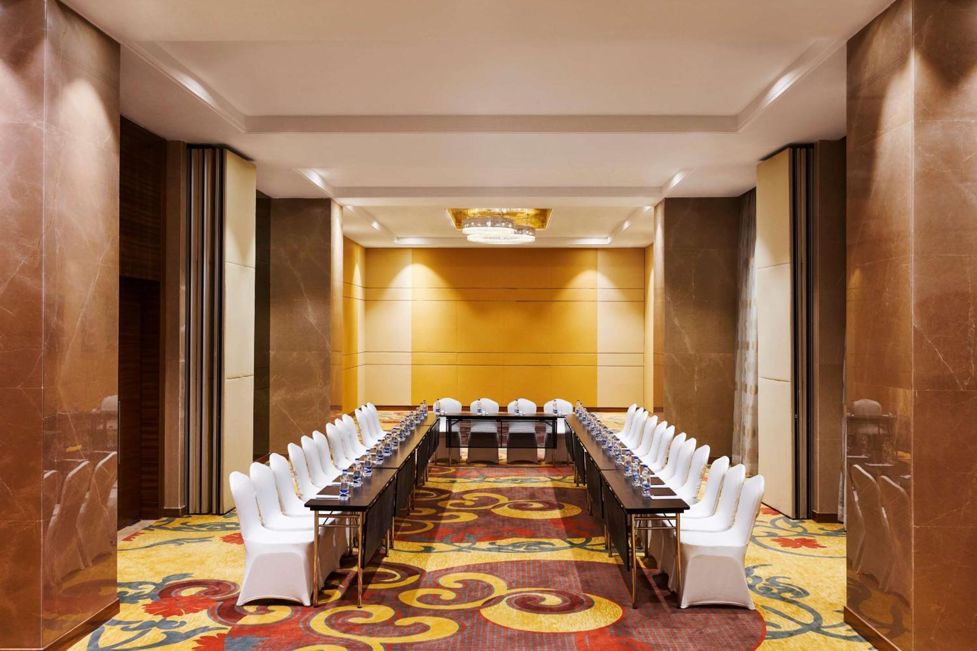 Hilton Garden Inn Lucknow Eksteriør billede