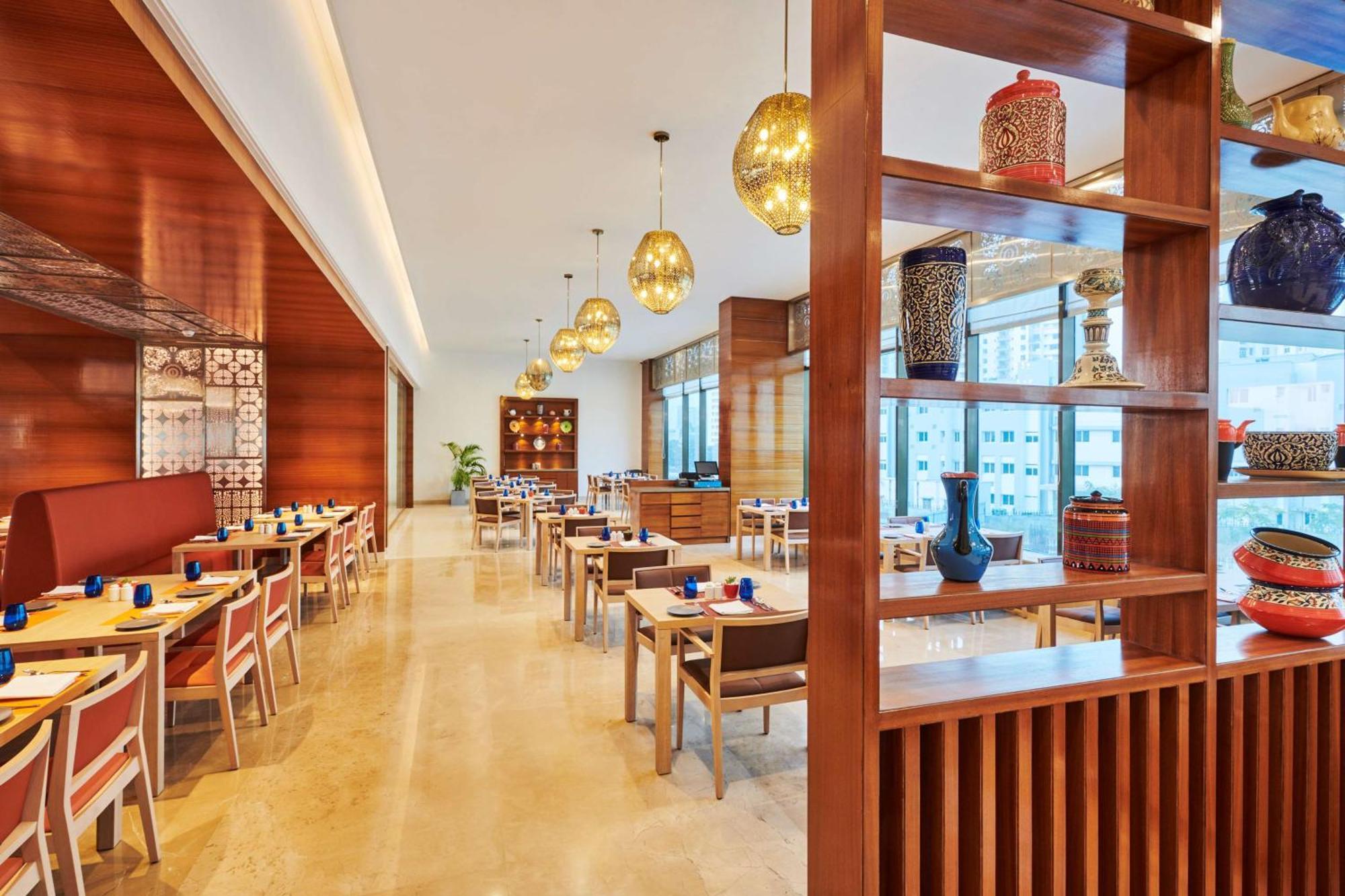 Hilton Garden Inn Lucknow Eksteriør billede