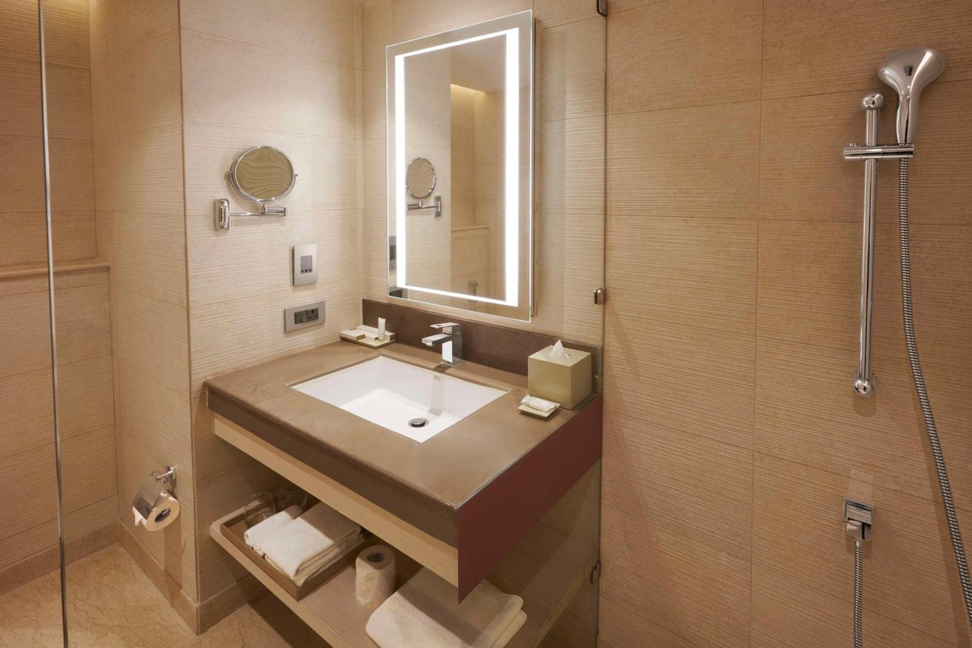 Hilton Garden Inn Lucknow Eksteriør billede