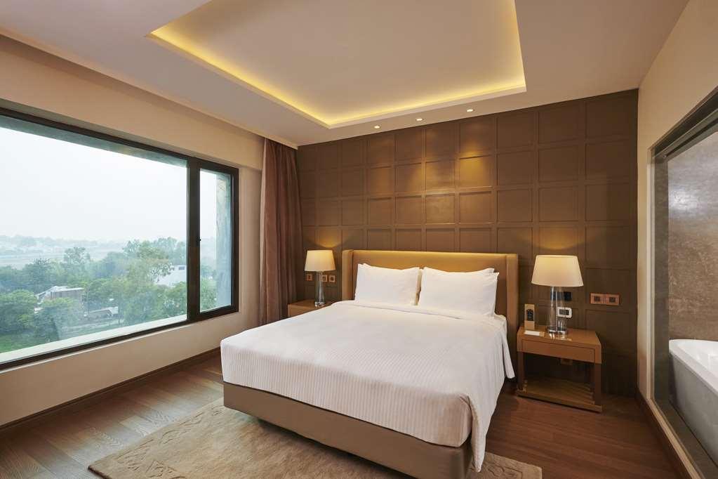 Hilton Garden Inn Lucknow Værelse billede